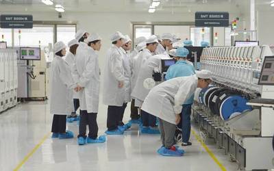 探秘智能未來 OPPO R15生產線背后的教育科技啟示